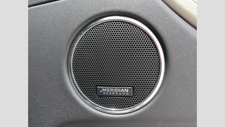 2024 認定中古車 Land Rover Discovery Sport ヴァレジネブルー P250（ガソリン） 標準ホイール DYNAMIC SE