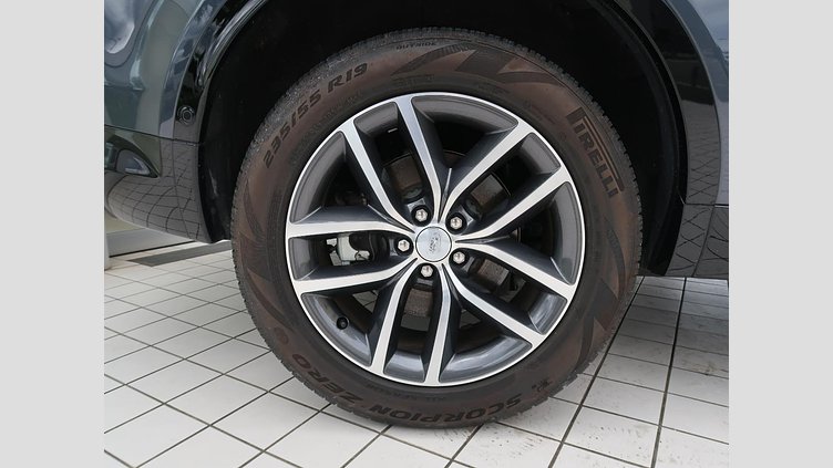 2024 認定中古車 Land Rover Discovery Sport ヴァレジネブルー P250（ガソリン） 標準ホイール DYNAMIC SE