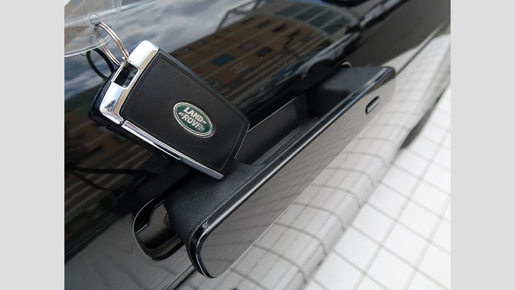 2023 認定中古車 Land Rover Range Rover Evoque サントリーニブラック D200 AWD（オートマチック）MHEV R-DYNAMIC S