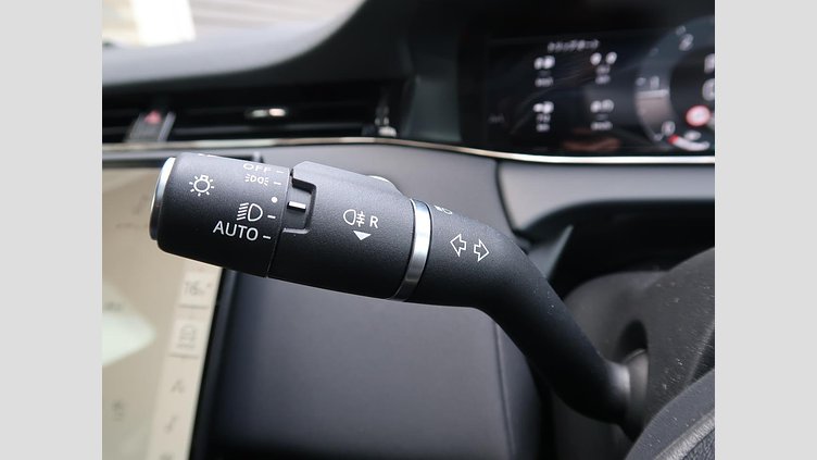 2024 認定中古車 Land Rover Range Rover Evoque フジホワイト D200マイルドハイブリッド（ディーゼル） スタンダードホイールベース DYNAMIC SE
