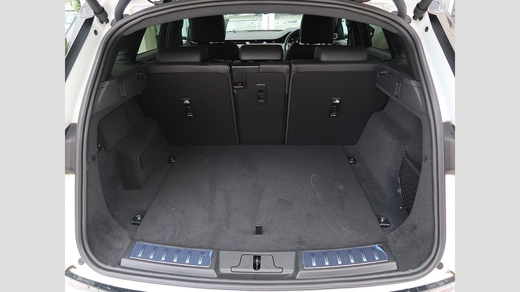 2024 認定中古車 Land Rover Range Rover Evoque フジホワイト D200マイルドハイブリッド（ディーゼル） スタンダードホイールベース DYNAMIC SE