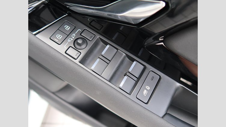 2024 認定中古車 Land Rover Range Rover Evoque フジホワイト D200マイルドハイブリッド（ディーゼル） スタンダードホイールベース DYNAMIC SE