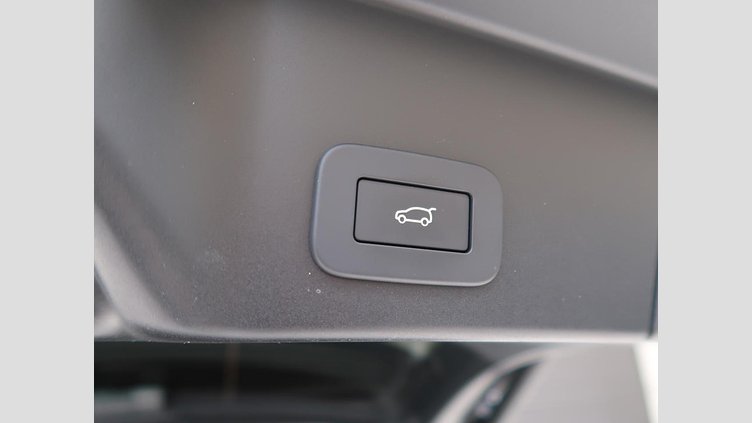 2024 認定中古車 Land Rover Range Rover Evoque フジホワイト D200マイルドハイブリッド（ディーゼル） スタンダードホイールベース DYNAMIC SE