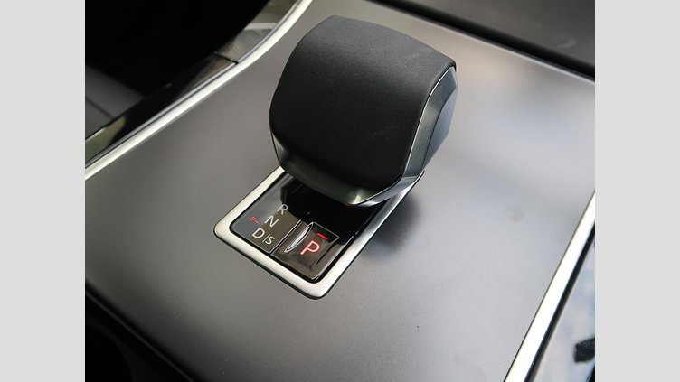 2024 認定中古車 Land Rover Range Rover Evoque フジホワイト D200マイルドハイブリッド（ディーゼル） スタンダードホイールベース DYNAMIC SE