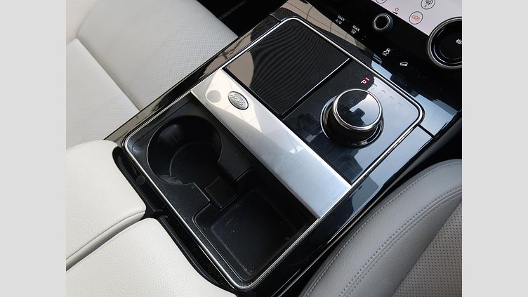 2019 認定中古車 Land Rover Range Rover Velar シリコンシルバー P380 R-DYNAMIC SE