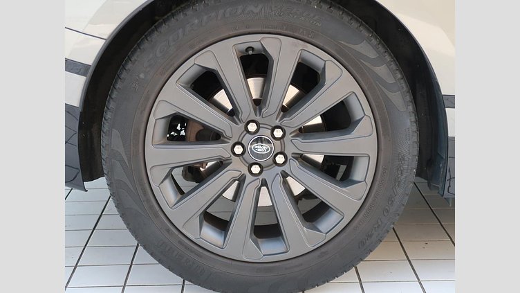 2019 認定中古車 Land Rover Range Rover Velar シリコンシルバー P380 R-DYNAMIC SE