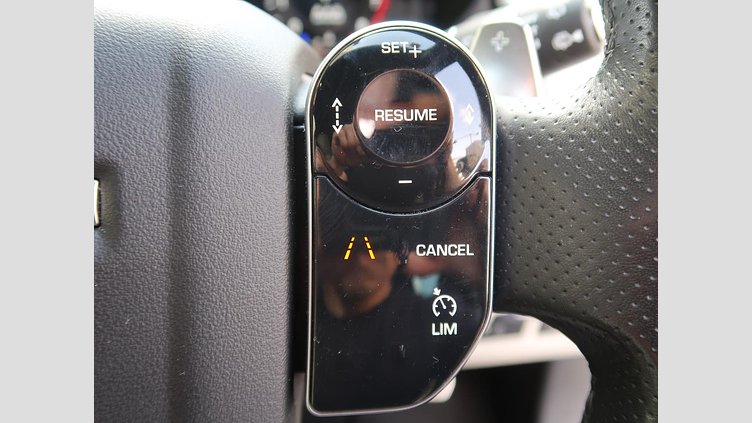 2019 認定中古車 Land Rover Range Rover Velar シリコンシルバー P380 R-DYNAMIC SE