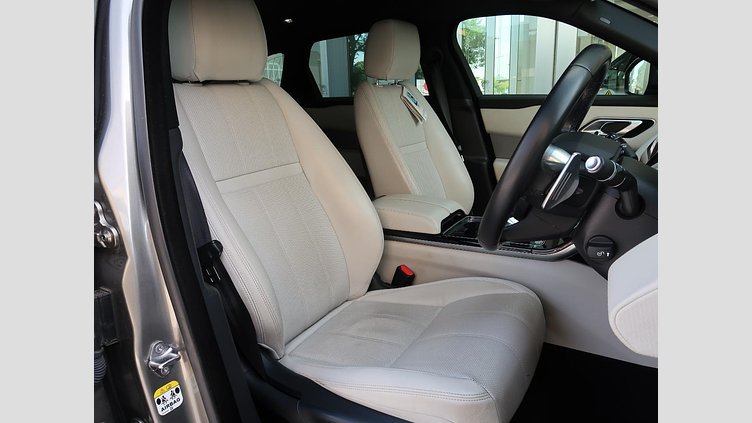 2019 認定中古車 Land Rover Range Rover Velar シリコンシルバー P380 R-DYNAMIC SE