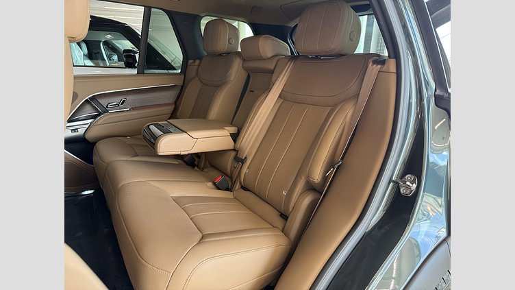 2024 認定中古車 Land Rover Range Rover ベルグレイヴィアグリーン P550 AWD PHEV（AT） スタンダードホイールベース SE