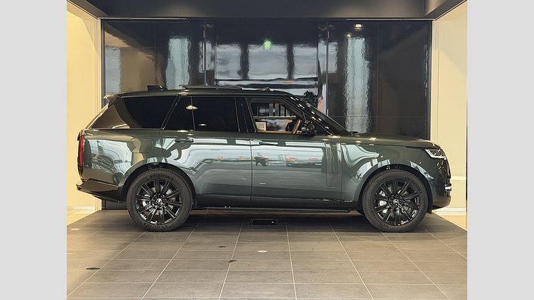 2024 認定中古車 Land Rover Range Rover ベルグレイヴィアグリーン P550 AWD PHEV（AT） スタンダードホイールベース SE