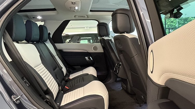 2025 新車 Land Rover Discovery Varesine Blue 瓦雷澤藍 D250  Dynamic SE