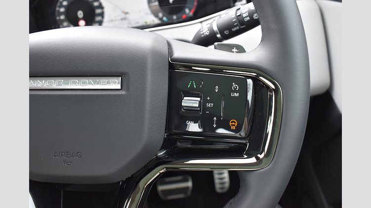 2024 認定中古車 Land Rover Range Rover Evoque トライベッカブルー D200マイルドハイブリッド（ディーゼル） Standard Wheelbase DYNAMIC SE