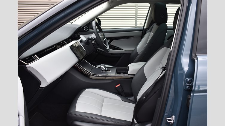 2024 認定中古車 Land Rover Range Rover Evoque トライベッカブルー D200マイルドハイブリッド（ディーゼル） Standard Wheelbase DYNAMIC SE