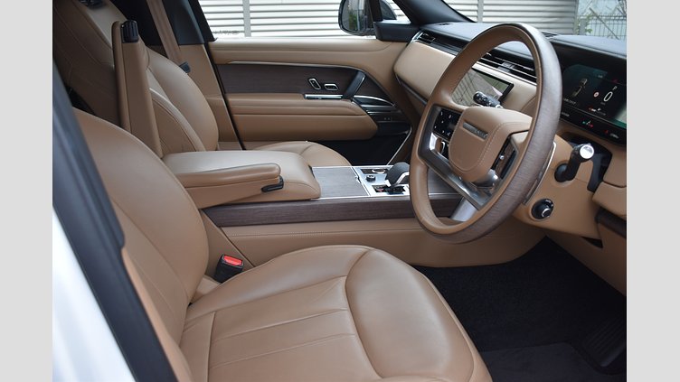 2023 認定中古車 Land Rover Range Rover オストゥーニパールホワイト D300 AWD MHEV（AT） スタンダードホイールベース AUTOBIOGRAPHY