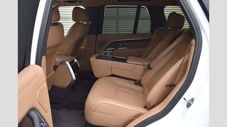 2023 認定中古車 Land Rover Range Rover オストゥーニパールホワイト D300 AWD MHEV（AT） スタンダードホイールベース AUTOBIOGRAPHY