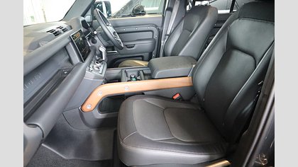 Defender 110 2
