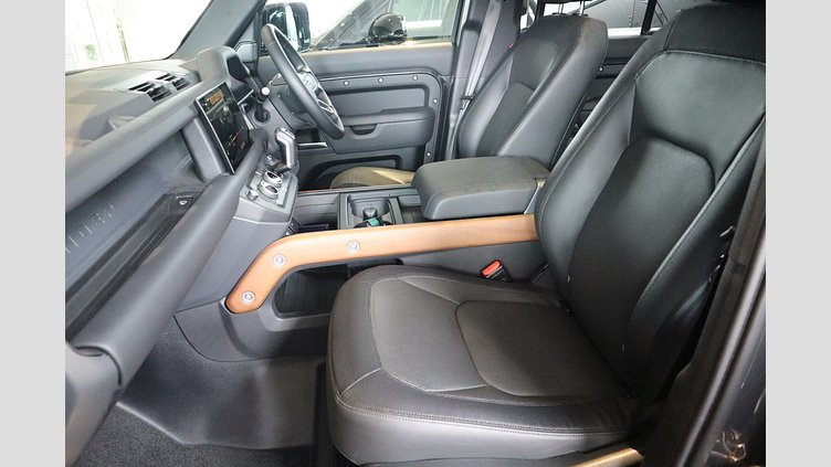 2023 認定中古車 Land Rover Defender 110 カルパチアングレイ D300 AWD（AT） X-DYNAMIC HSE