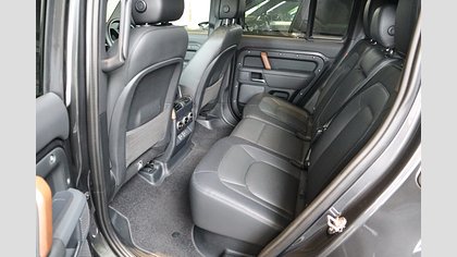 Defender 110 4