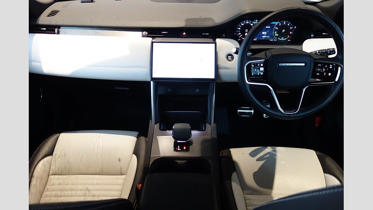 2024 認定中古車 Land Rover Discovery Sport オストゥーニパールホワイト プラグインハイブリッド（ガソリン） 標準ホイール Dynamic HSE