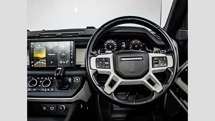 Defender 110 17