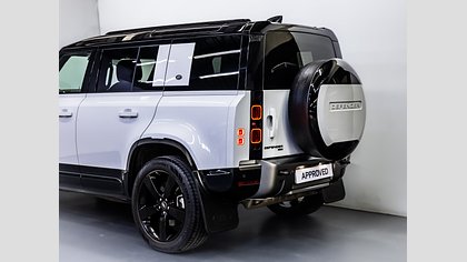 Defender 110 8