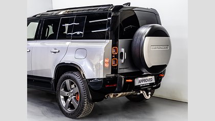 Defender 110 8