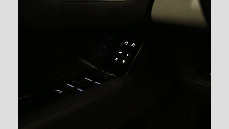 2026 Ny Land Rover Range Rover Velar Santorini Black (svart färg) P400 Bensin Mild Hybrid Kort hjulbas (SWB) Belgravia Edition