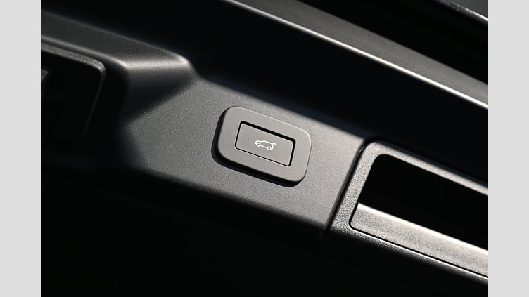 2026 Ny Land Rover Range Rover Velar Santorini Black (svart färg) P400 Bensin Mild Hybrid Kort hjulbas (SWB) Belgravia Edition