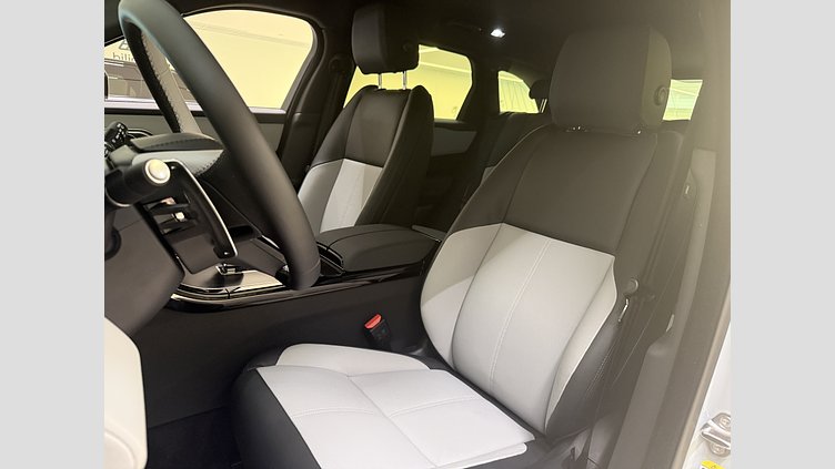 2025 Begagnad Land Rover Range Rover Velar Arroios Grey (grå) P400e Bensin Plug-in Elhybrid Kort hjulbas (SWB) Dynamic SE