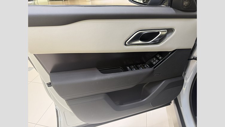 2025 Begagnad Land Rover Range Rover Velar Arroios Grey (grå) P400e Bensin Plug-in Elhybrid Kort hjulbas (SWB) Dynamic SE