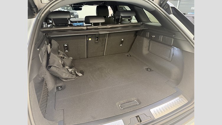 2025 Begagnad Land Rover Range Rover Velar Arroios Grey (grå) P400e Bensin Plug-in Elhybrid Kort hjulbas (SWB) Dynamic SE