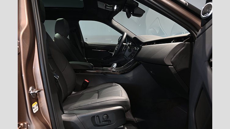 2026 Begagnad Land Rover Range Rover Evoque Corinthian Bronze AWD D200 MHEV Hoxton Edition