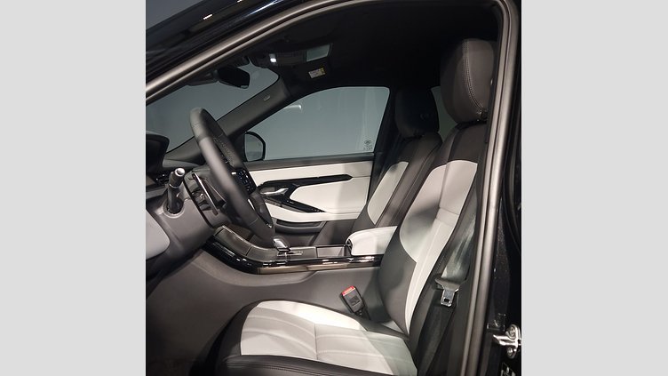 2025 Begagnad Land Rover Range Rover Evoque Santorini Black AWD P269e Dynamic SE