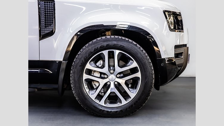 2022 Approved Land Rover Defender 110 Fuji White AWD D300 HSE X-Dynamic