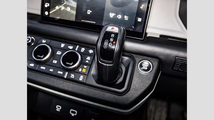 2022 Approved Land Rover Defender 110 Fuji White AWD D300 HSE X-Dynamic