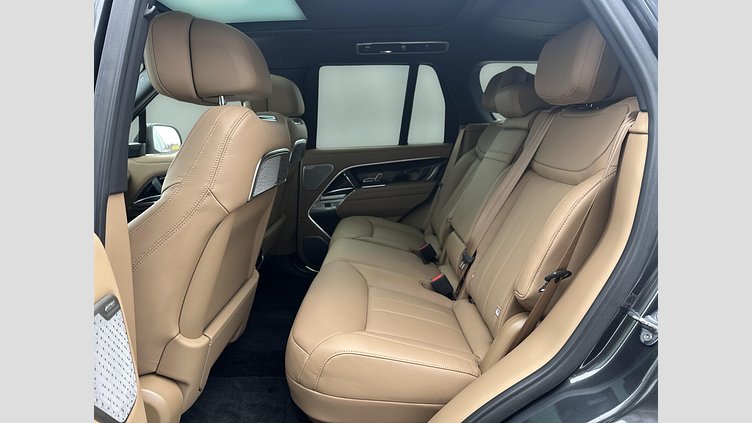 2025 Używany Land Rover Range Rover Szary Carpathian Grey P530 MHEV STANDARD WHEELBASE (SWB) Autobiography