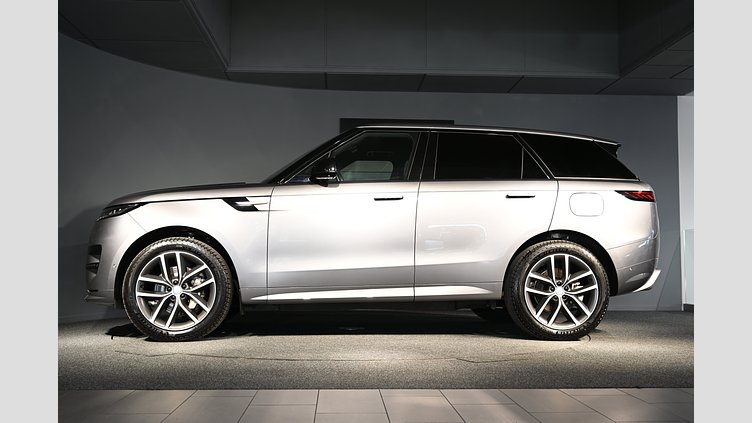 2025 Begagnad Land Rover Range Rover Velar Eiger Grey AWD P460e Dynamic SE