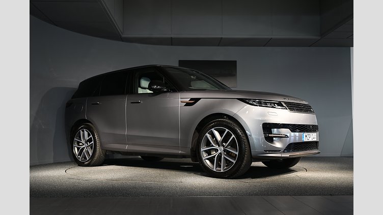 2025 Begagnad Land Rover Range Rover Velar Eiger Grey AWD P460e Dynamic SE