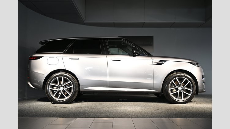 2025 Begagnad Land Rover Range Rover Velar Eiger Grey AWD P460e Dynamic SE
