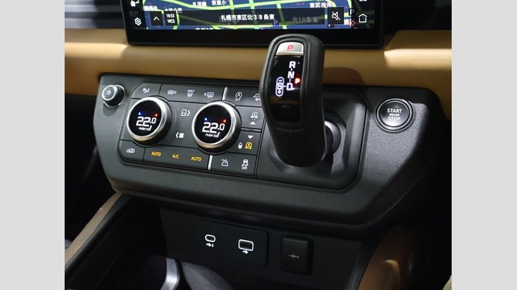 2023 認定中古車 Land Rover Defender 110 サントリーニブラック D300 AWD（AT） X