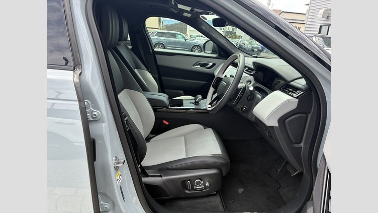 2025 認定中古車 Land Rover Range Rover Velar アロイオスグレイ P400eプラグインハイブリッド（ガソリン） スタンダードホイールベース Autobiography