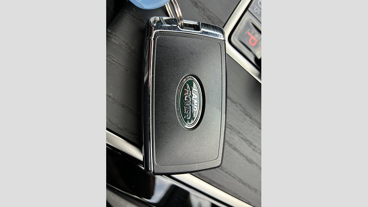 2025 認定中古車 Land Rover Range Rover Velar アロイオスグレイ P400eプラグインハイブリッド（ガソリン） スタンダードホイールベース Autobiography