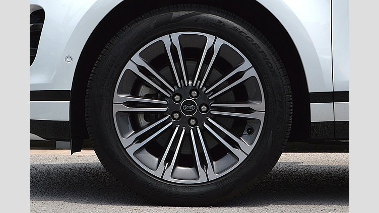2024 認定中古車 Land Rover Range Rover Evoque フジホワイト プラグインハイブリッド（ガソリン） Standard Wheelbase DYNAMIC HSE