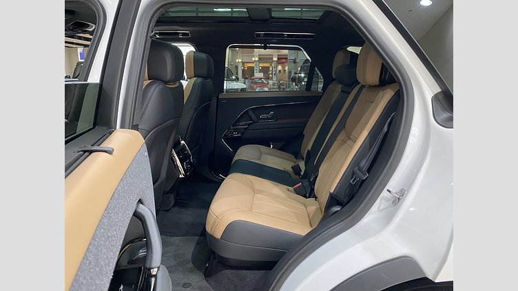 2024 認定中古車 Land Rover Range Rover Sport オストゥーニパールホワイト P550eプラグインハイブリッド（ガソリン） スタンダードホイールベース Autobiography
