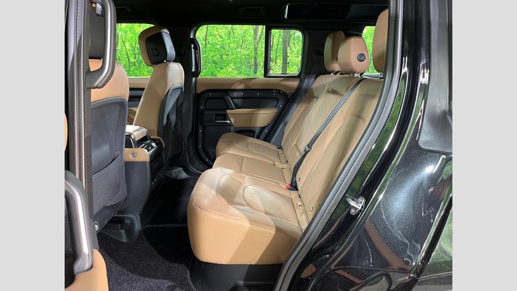 2025 認定中古車 Land Rover Defender 110 サントリーニブラック D350 ディーゼルマイルドハイブリッド X-Dynamic HSE