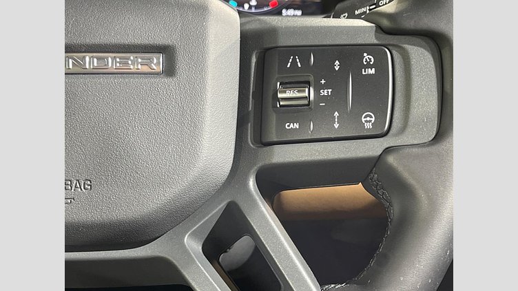 2025 認定中古車 Land Rover Defender 110 サントリーニブラック D350 ディーゼルマイルドハイブリッド X-Dynamic HSE