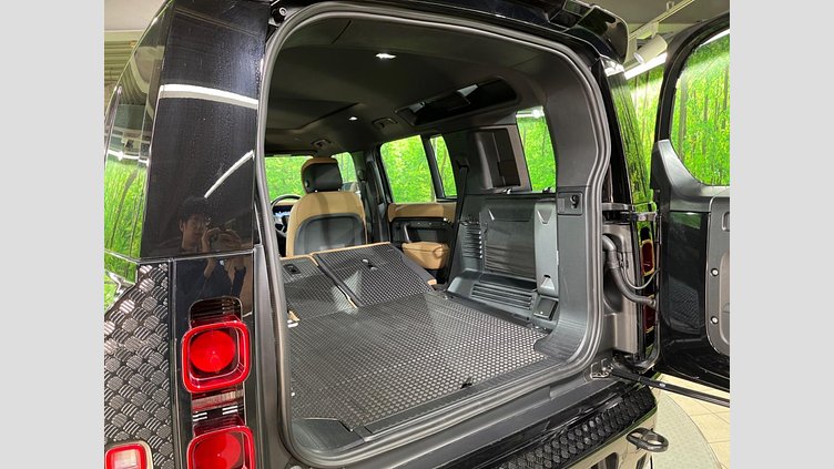 2025 認定中古車 Land Rover Defender 110 サントリーニブラック D350 ディーゼルマイルドハイブリッド X-Dynamic HSE