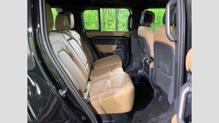 2025 認定中古車 Land Rover Defender 110 サントリーニブラック D350 ディーゼルマイルドハイブリッド X-Dynamic HSE