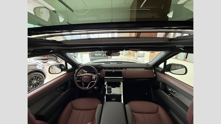 2026 Novo vozilo Land Rover Range Rover Sport Ostuni Pearl White P460e Petrol Plug-in Hybrid Dynamic SE