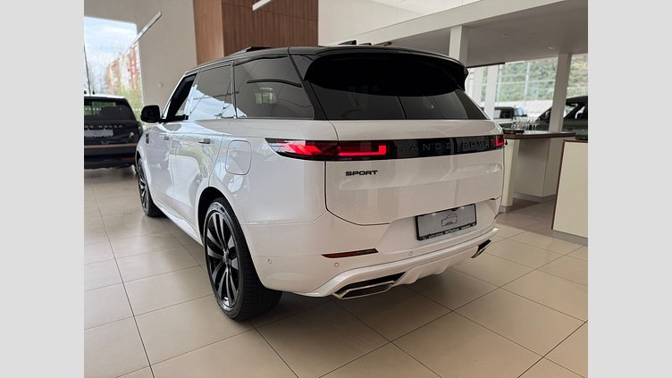 2026 Novo vozilo Land Rover Range Rover Sport Ostuni Pearl White P460e Petrol Plug-in Hybrid Dynamic SE